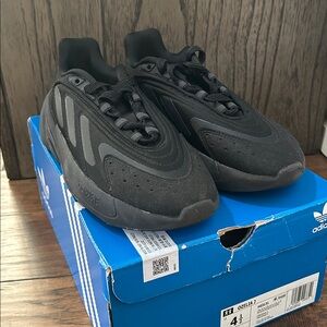 ADIDAS Ozelia J All Black Youth Size 4.5 Shoes